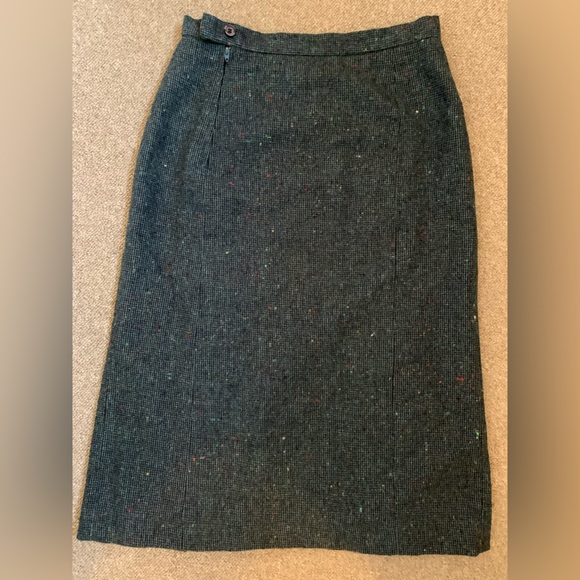 Vintage Breckenridge Wool Tweed Midi Skirt, vintage size 10, fits like modern 6. - Picture 5 of 10